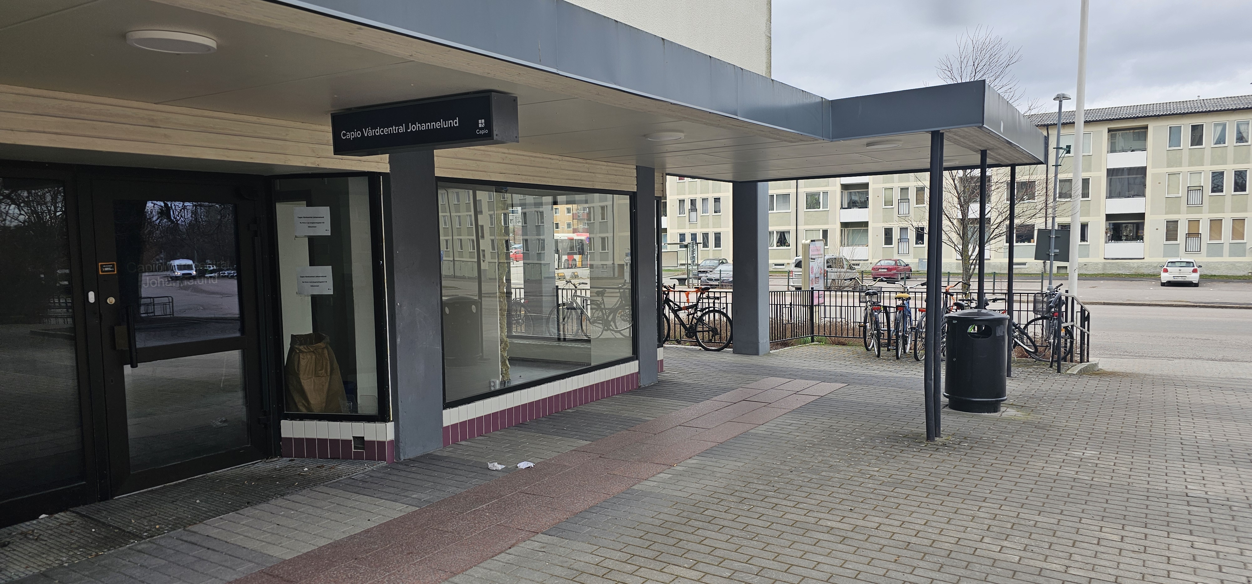 Det är den tillfälliga vårdcentralen vi tar över